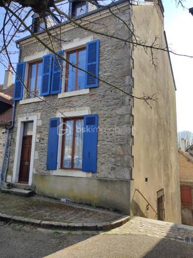 Maison de ville à vendre 128 000 € 6 pièces 2 chambres 109 m² 55 m² de terrain Fresnay-sur-Sarthe 72130