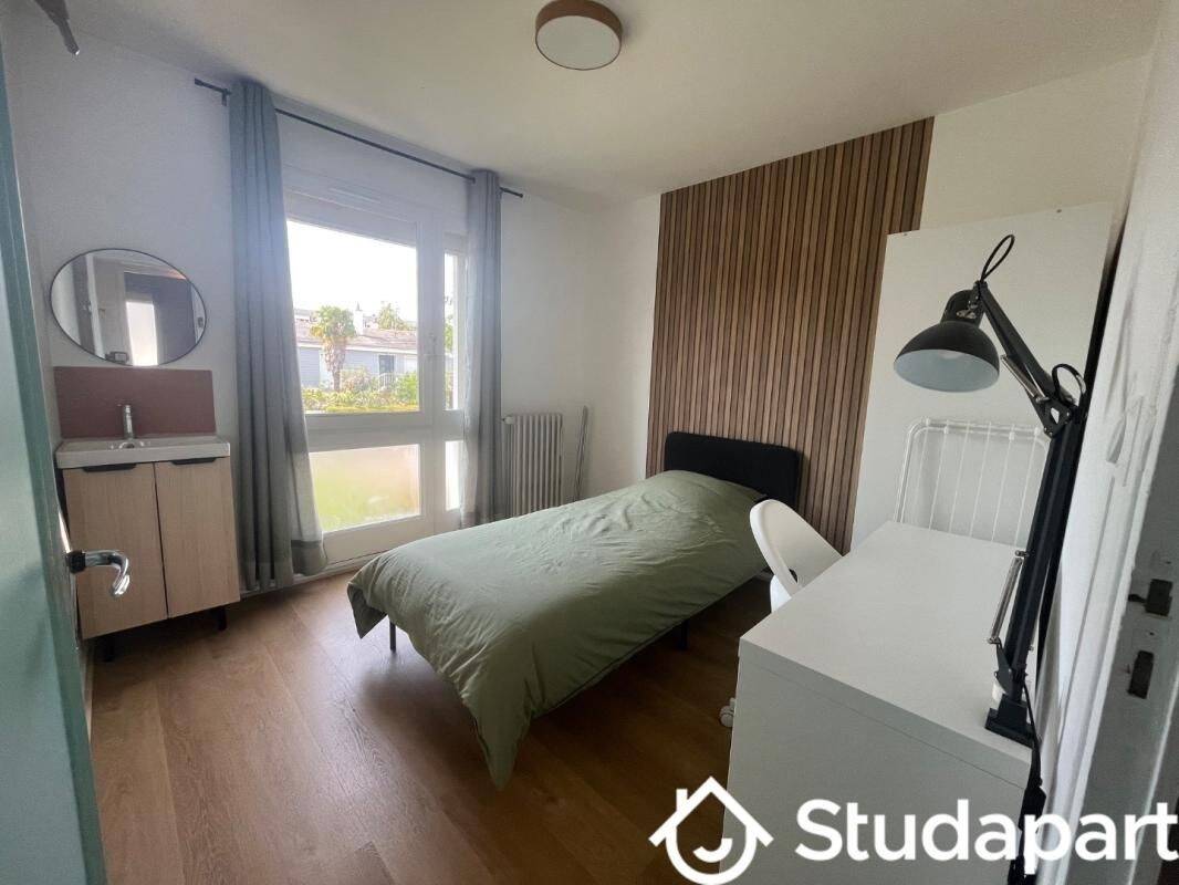 1 pièce 10 m² · à Les Ponts-de-Cé · 10 m² · 445 €