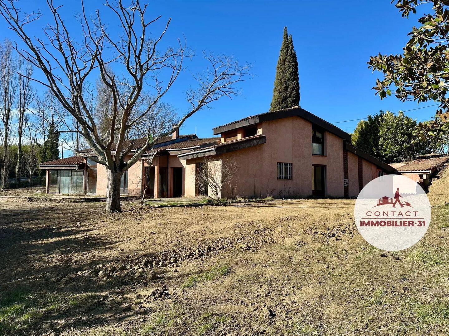 Maison 6 pièces 280 m² · à Clermont-le-Fort · 280 m² · 318 000 €