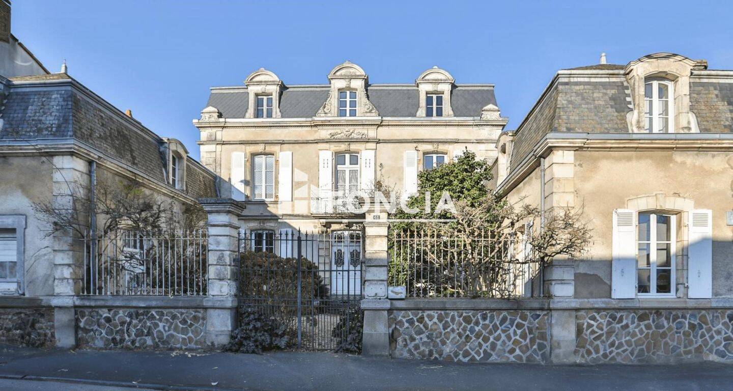Maison 10 pièces 310 m² · à La Roche-sur-Yon · 309,6 m² · 1 240 000 €