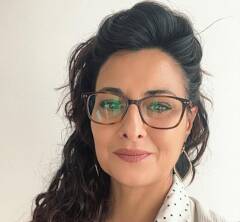 iad France  Juliana Pereira Reis logo