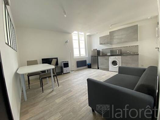 Appartement à louer 529 € 2 pièces 1 chambre 33 m² Étage 1/2 La Réole 33190