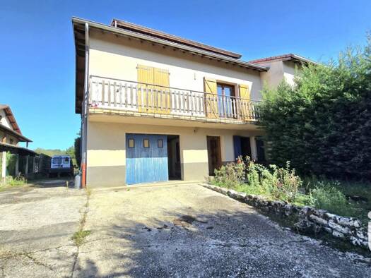 Maison à vendre 159 000 € 9 pièces 6 chambres 170 m² 1 380 m² de terrain Courpière 63120