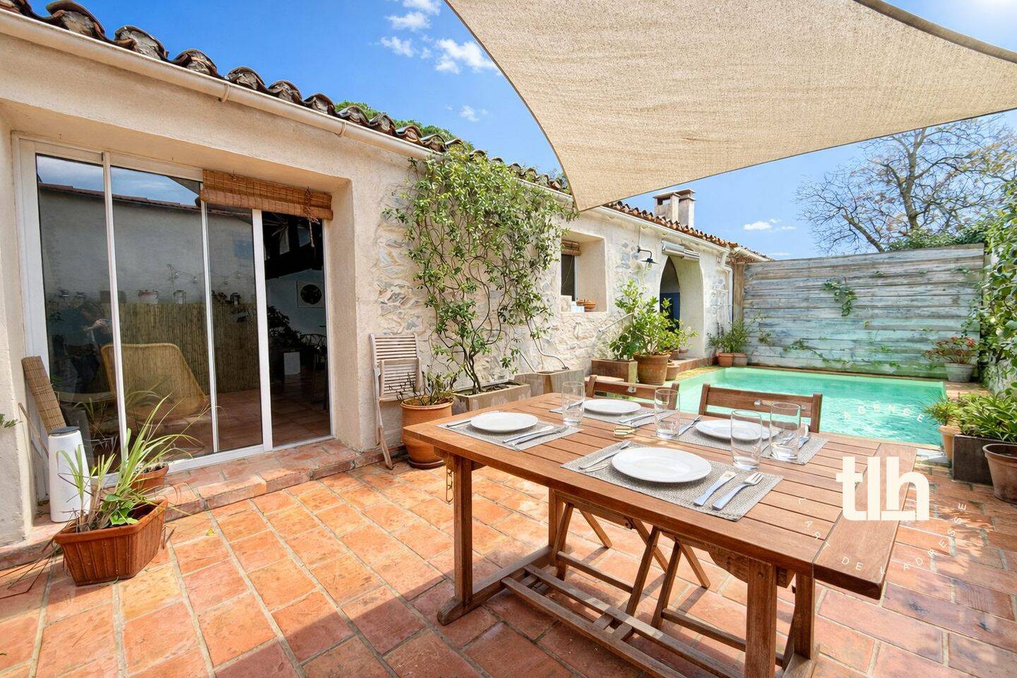 À VENDRE MAISON DE VILLAGE T6 220M2 AVEC PISCINE
