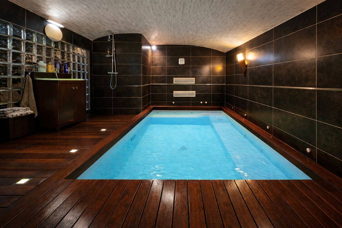 Maison 9 pièces 230 m² · à Arc-sur-Tille · 230 m² · 465 000 €