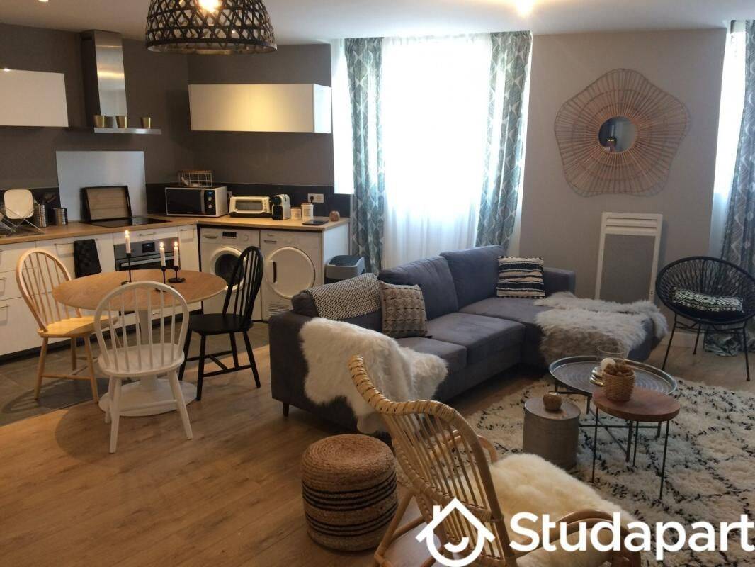 1 pièce 14 m² · à Bordeaux · 14 m² · 595 €