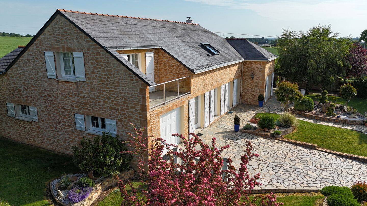 Maison 6 pièces 131 m² · à Mésanger · 131 m² · 310 500 €