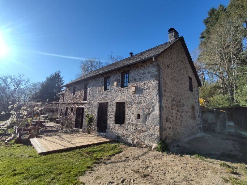 Maison 8 pièces 227 m² · à Neuvic · 227 m² · 378 000 €