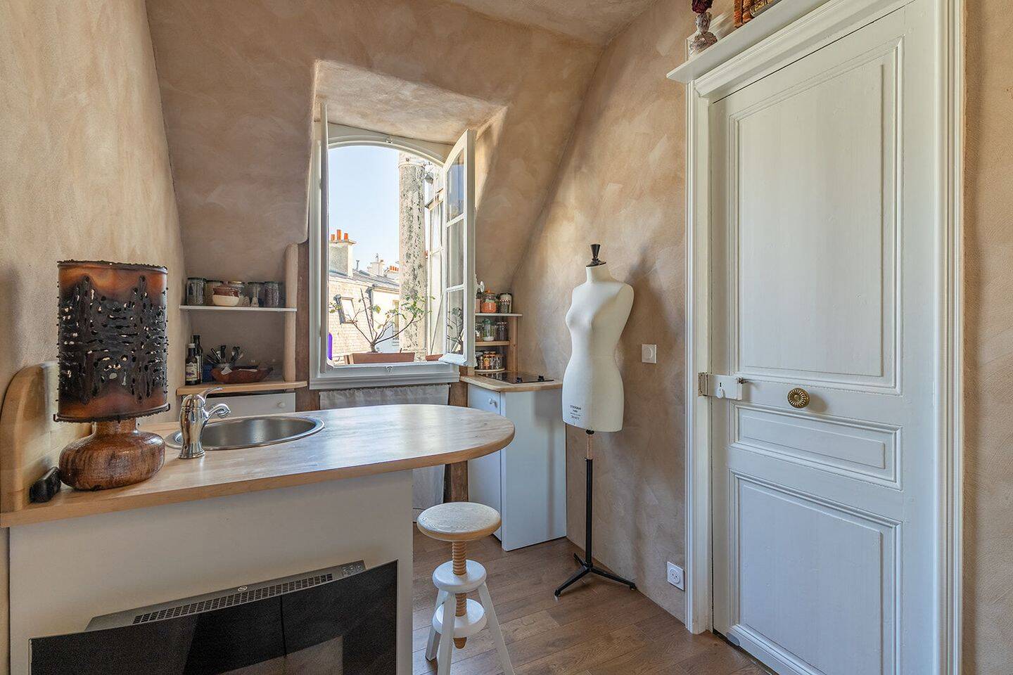 Appartement 1 pièce 10 m² · à Paris 7ème Arrondissement · 10,3 m² · 150 000 €
