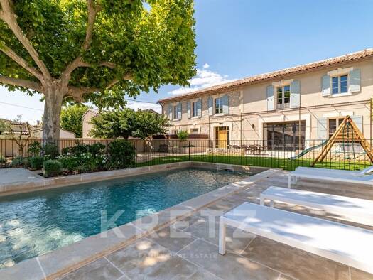 Mas à vendre - Première occupation 1 790 000 € 5 pièces 5 chambres 300 m² 1 160 m² de terrain Maillane 13910