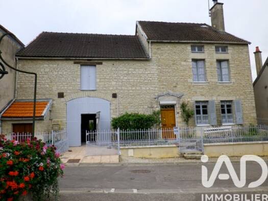 Villa à vendre 75 000 € 4 pièces 2 chambres 85 m² 236 m² de terrain Essoyes 10360