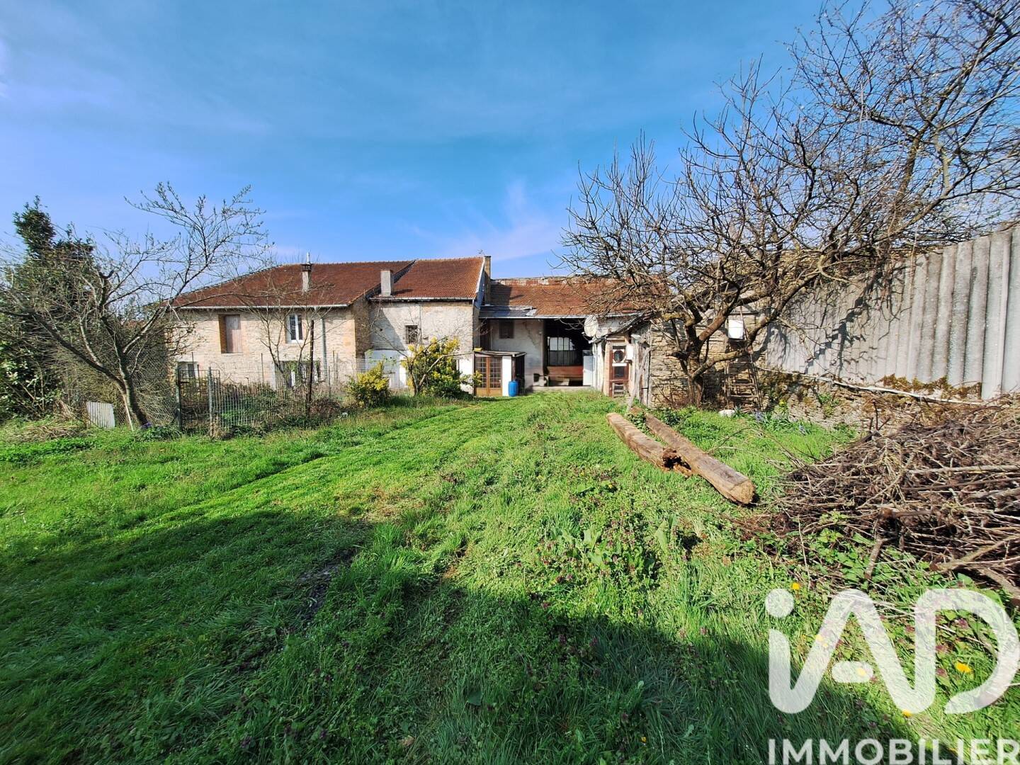 Maison 5 pièces 200 m² · à Écordal · 200 m² · 97 000 €