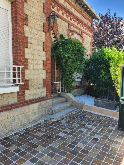 Maison 6 pièces 140 m² · à Sainte-Savine · 140 m² · 1 190 €