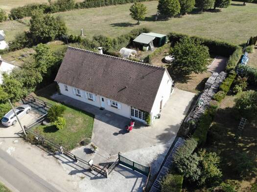 Maison à vendre 178 000 € 5 pièces 2 chambres 89 m² 1 100 m² de terrain Le Château-d'Almenêches 61570