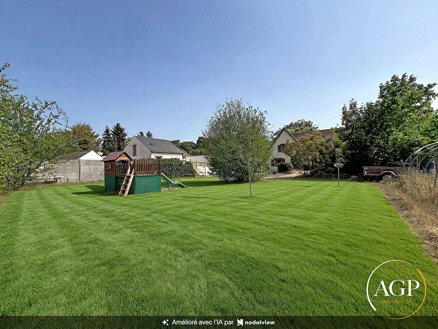 Maison 9 pièces 216 m² · à Châteauneuf-sur-Loire · 216 m² · 447 000 €