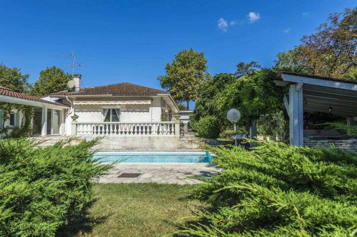 Maison 7 pièces 243 m² · à Roques · 243 m² · 630 000 €