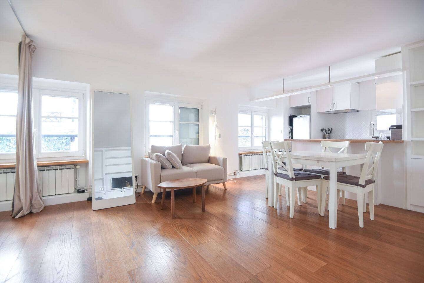 Appartement 1 pièce 37 m² · à Paris 7ème Arrondissement · 37 m² · 1 800 €/mois