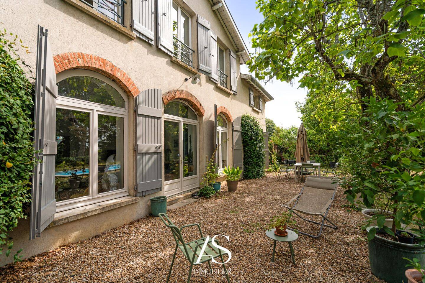 Maison 8 pièces 320 m² · à Collonges-au-Mont-d'Or · 320 m² · 1 490 000 €