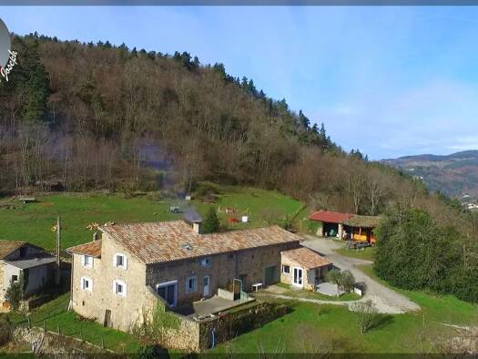 Maison à vendre 399 000 € 8 pièces 3 chambres 175 m² Lamastre 07270