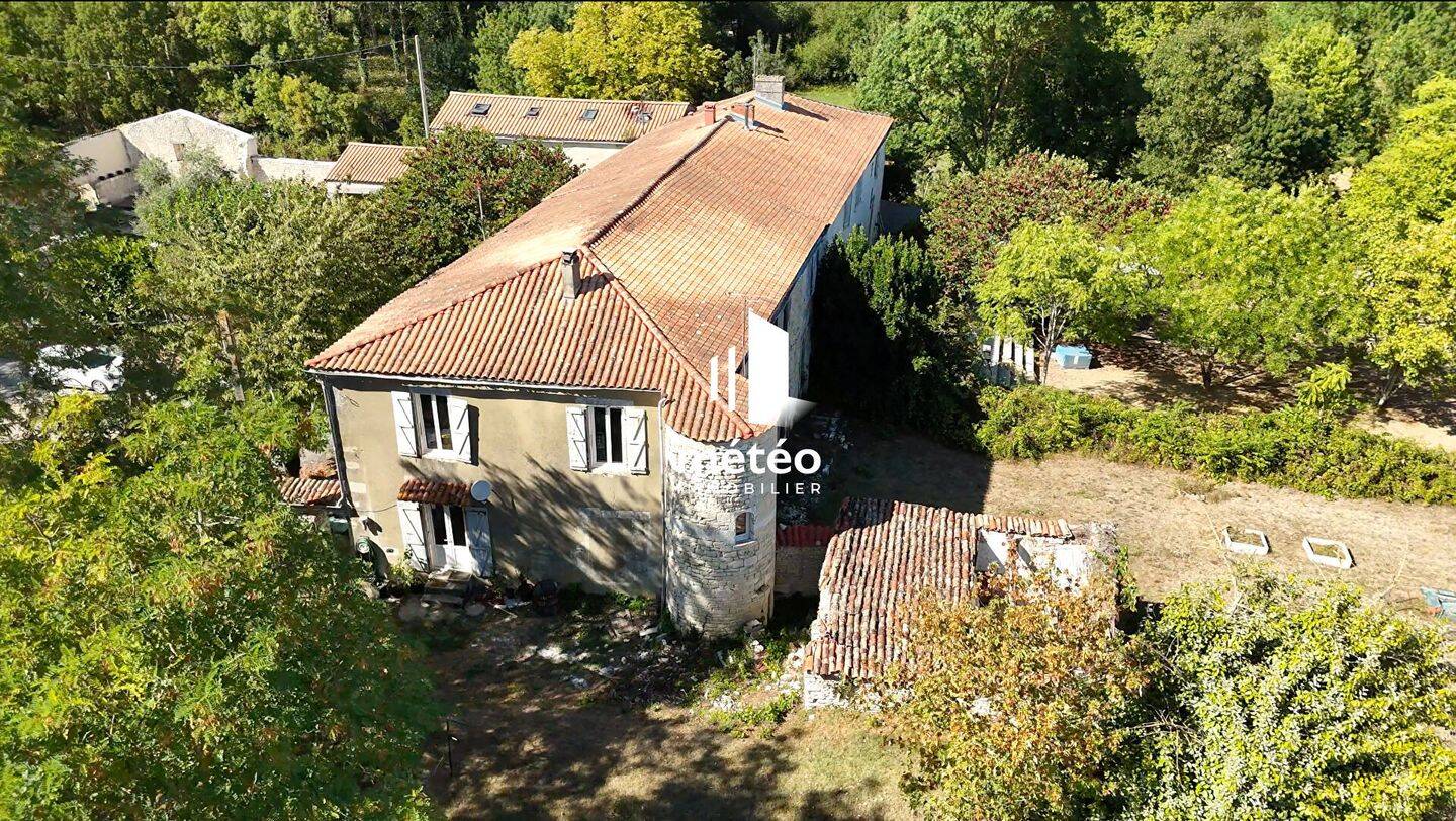 Maison 6 pièces 200 m² · à Saint-Médard-d'Aunis · 200 m² · 290 700 €