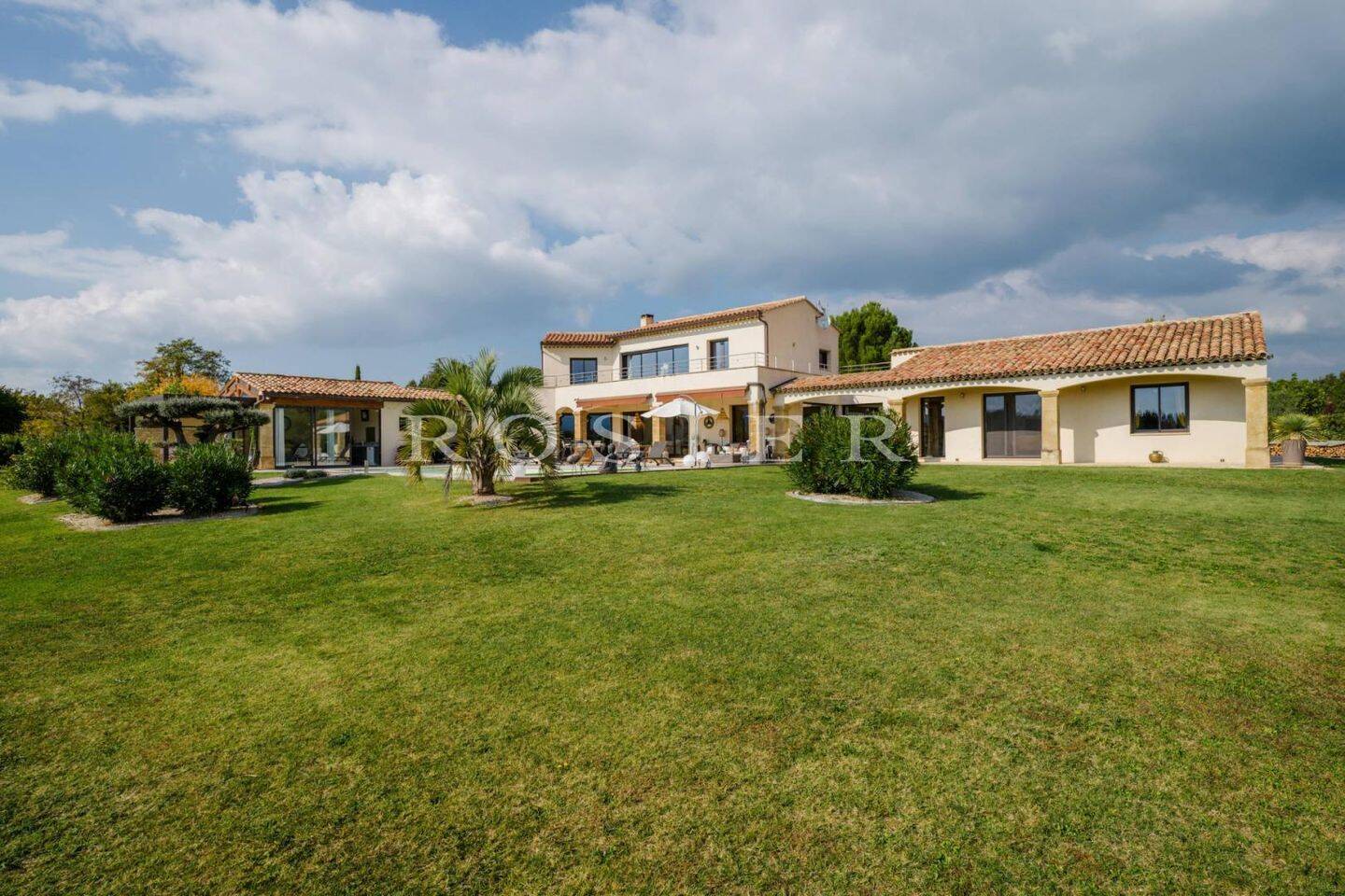 Maison 10 pièces 280 m² · à Roussillon · 280 m² · 1 595 000 €