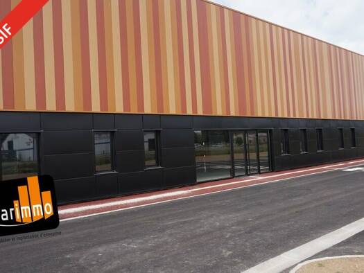 Local d'activités à vendre 3 753 000 € 2 700 m² d'espace de stockage divisible Gellainville 28630