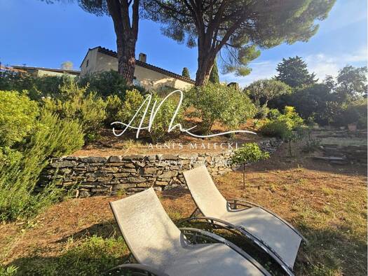 Villa à vendre 1 360 000 € 7 pièces 5 chambres 119 m² 1 137 m² de terrain Les Calanques Le Lavandou 83980