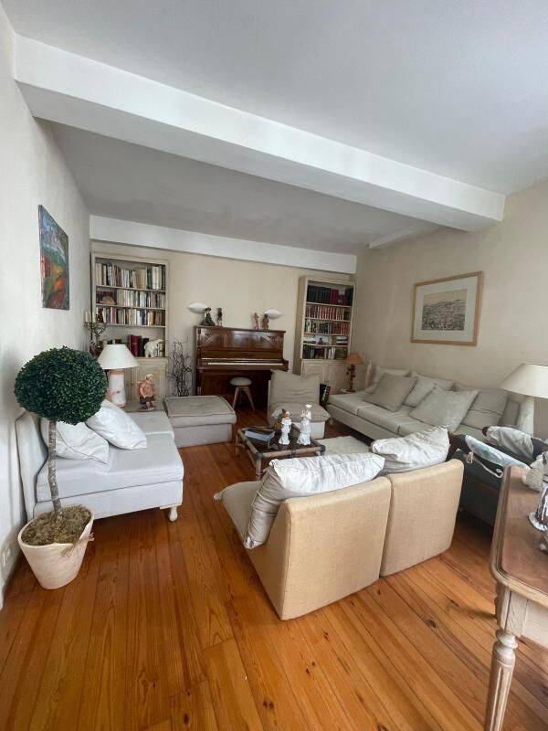 Maison 4 pièces 178 m² · à Oloron-Sainte-Marie · 177,9 m² · 161 000 €