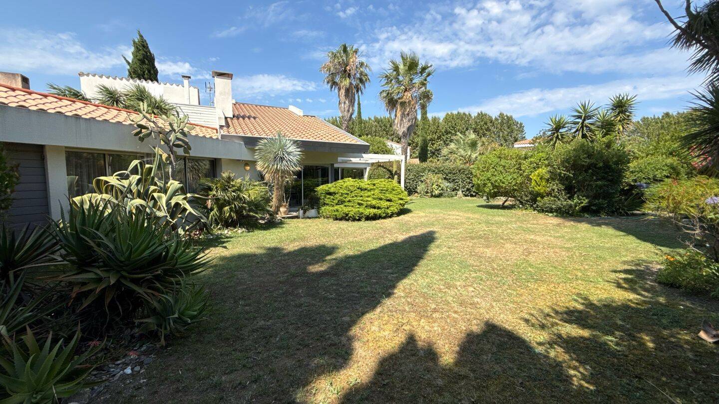 Maison 4 pièces 130 m² · à Saint-Cyprien · 130 m² · 699 900 €