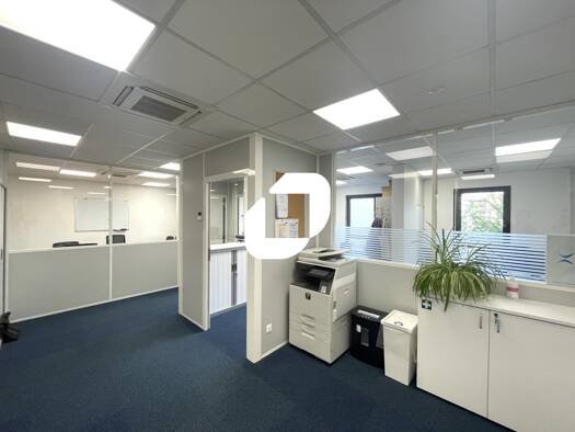 Espace bureau à vendre 450 000 € 134,5 m² de bureaux divisible de 135 m² à 135 m² Girondins Lyon 7ème arrondissement 69007