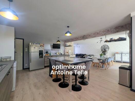 Maison à vendre 293 000 € 10 pièces 3 chambres 297 m² 990 m² de terrain Pommereuil 59360