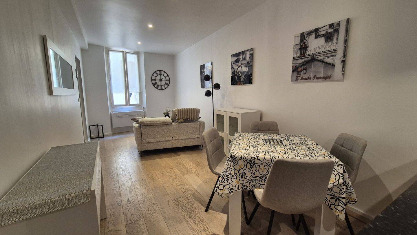 Appartement 2 pièces 42 m² · à Antibes · 41,7 m² · 950 €/mois