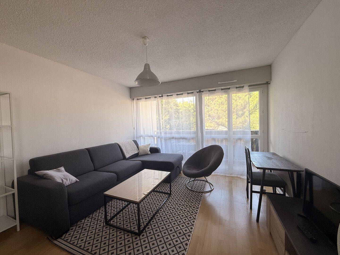 Appartement 1 pièce 28 m² · à Pessac · 27,8 m² · 790 €