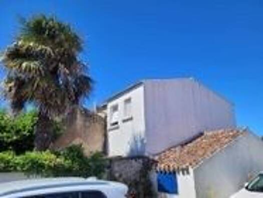 Appartement à louer 700 € 2 pièces 1 chambre 30 m² Étage 1/1 Brem-sur-Mer 85470