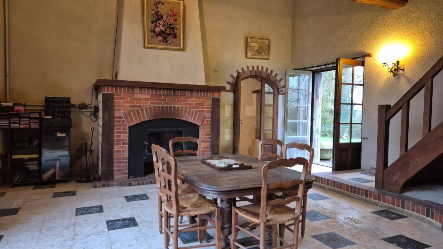 Maison 7 pièces 281 m² · à Villeloin-Coulangé · 281 m² · 99 000 €