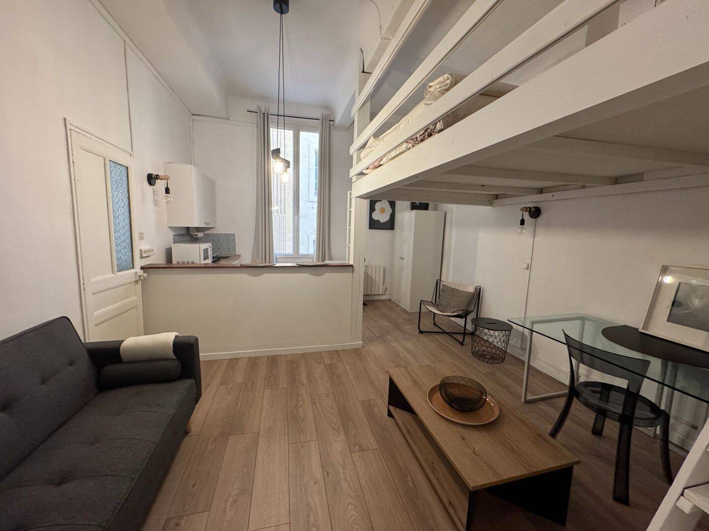 Appartement 1 pièce 26 m² · à Aix-en-Provence · 25,5 m² · 719 €