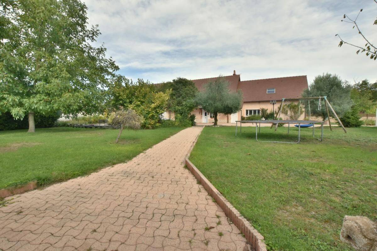 Maison 8 pièces 254 m² · à Flagey-Echézeaux · 254 m² · 730 000 €