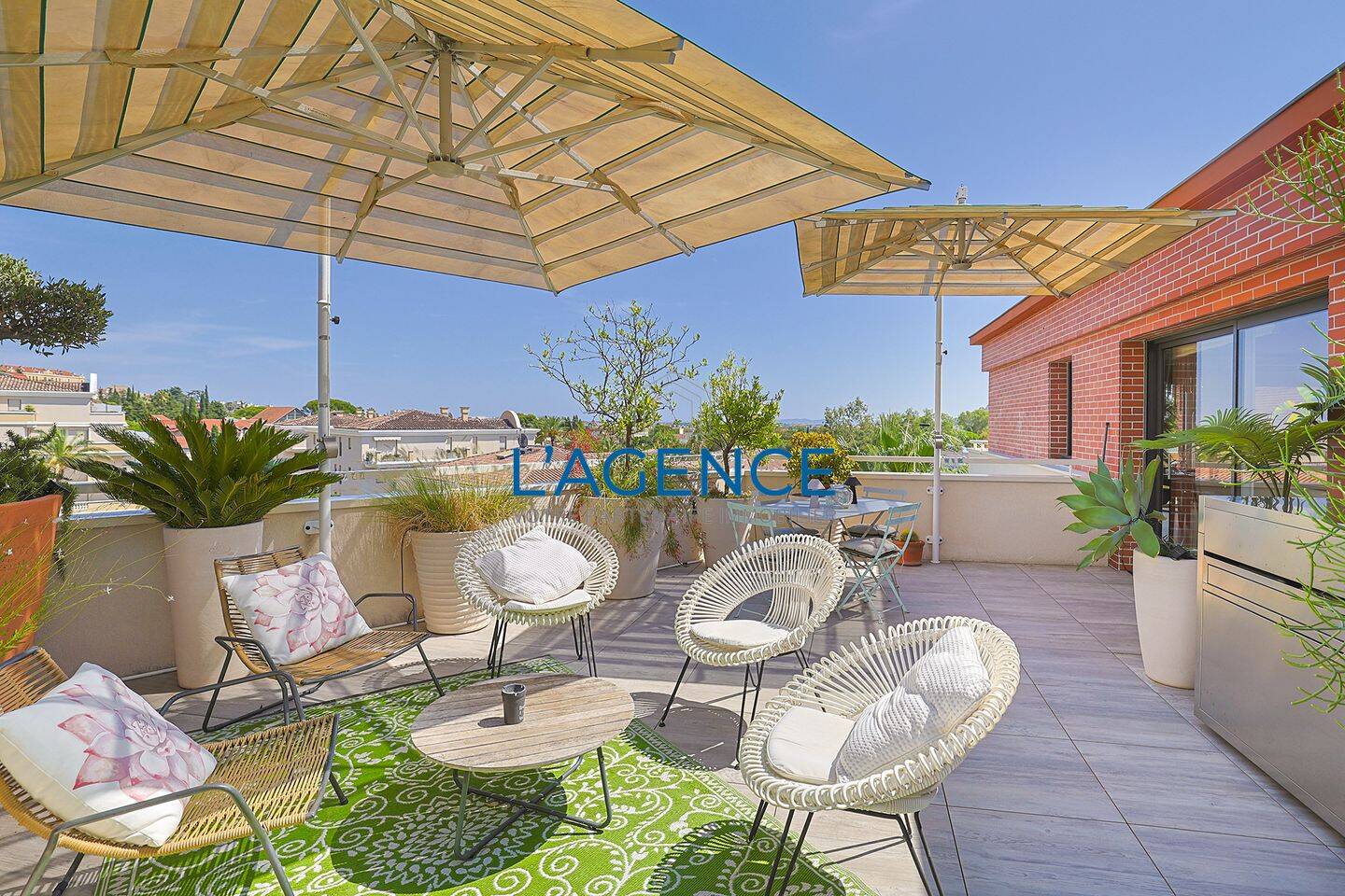 Appartement 3 pièces 107 m² · à Hyères · 106,6 m² · 832 000 €