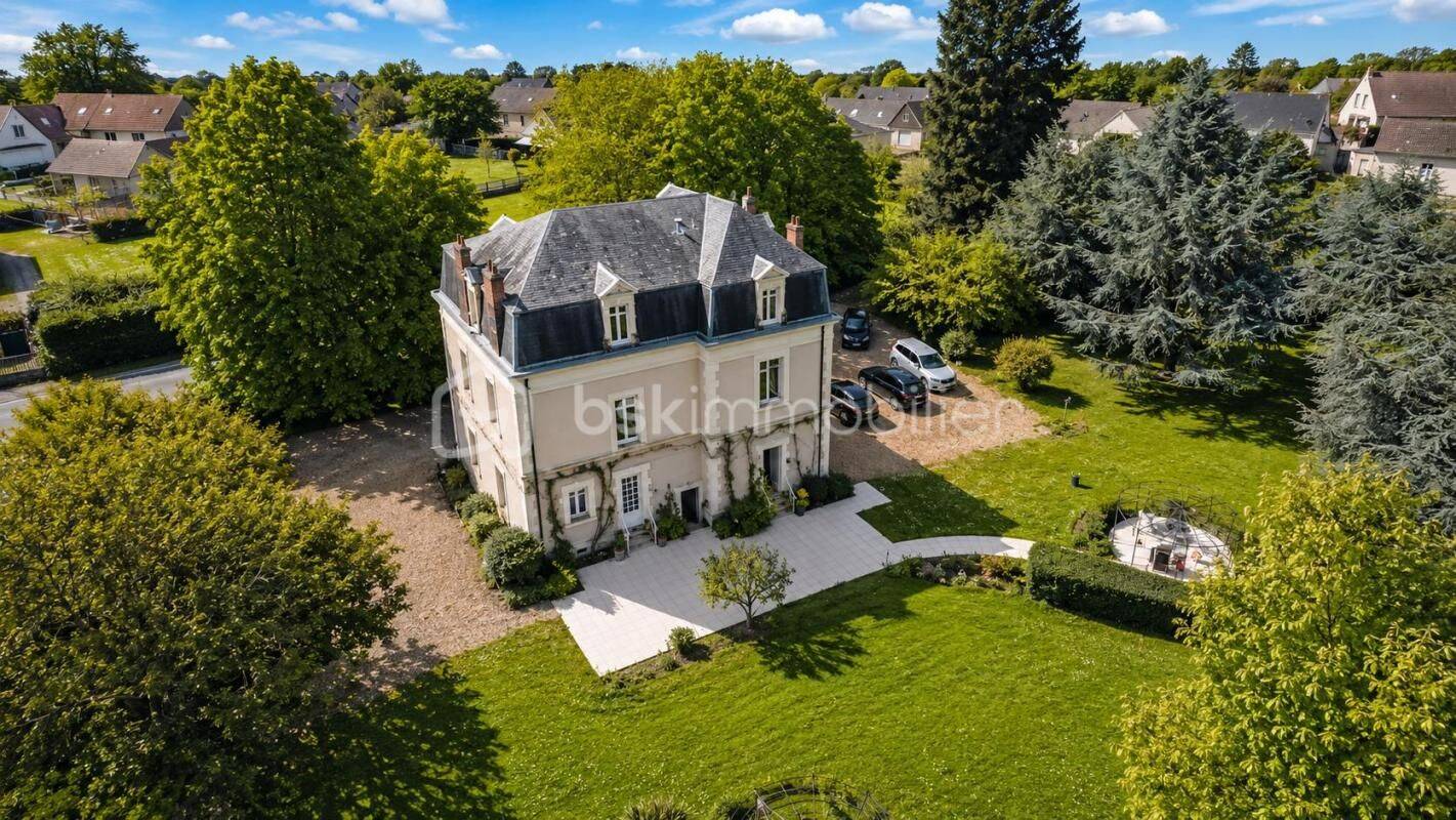 Maison 11 pièces 300 m² · à Écueillé · 300 m² · 600 000 €