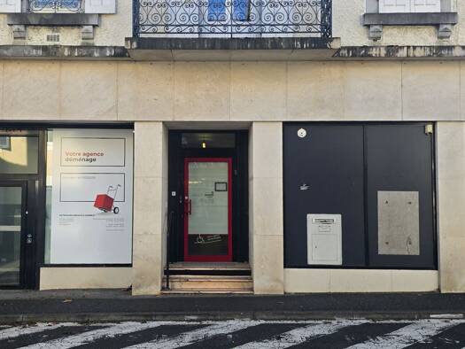 Local d'activités à vendre 192 000 € 95 m² d'espace de stockage Nord Est Jurançon 64110