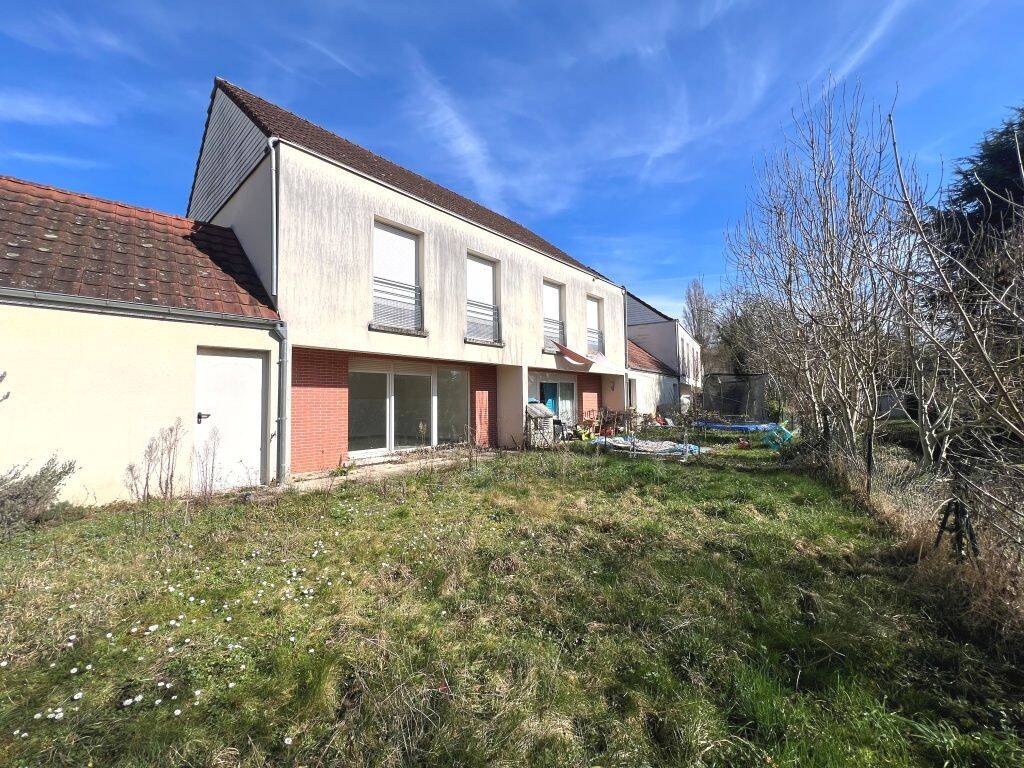 Maison 4 pièces 91 m² · à Sens · 90,6 m² · 965 €