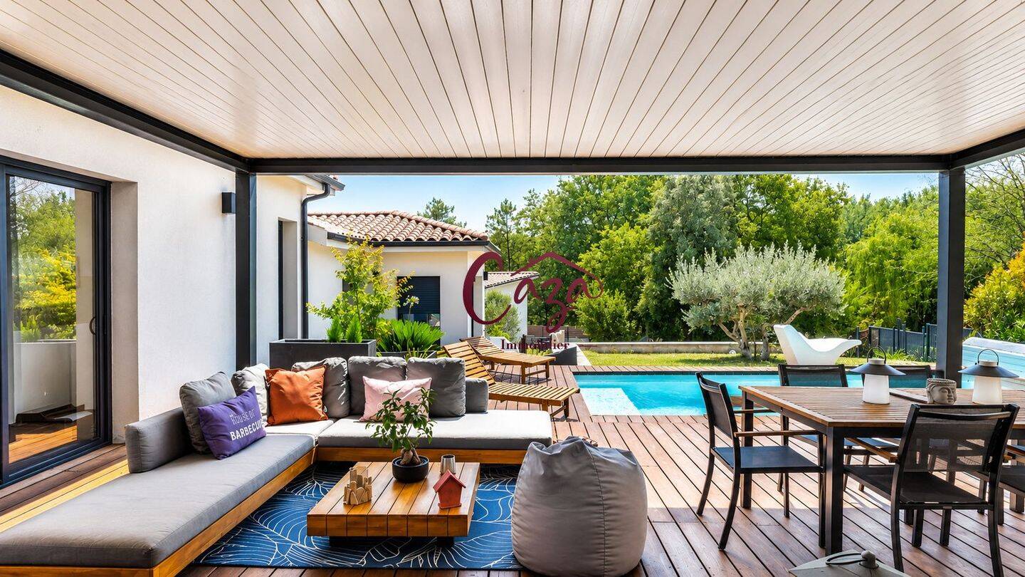Maison 8 pièces 220 m² · à Montussan · 220 m² · 677 000 €