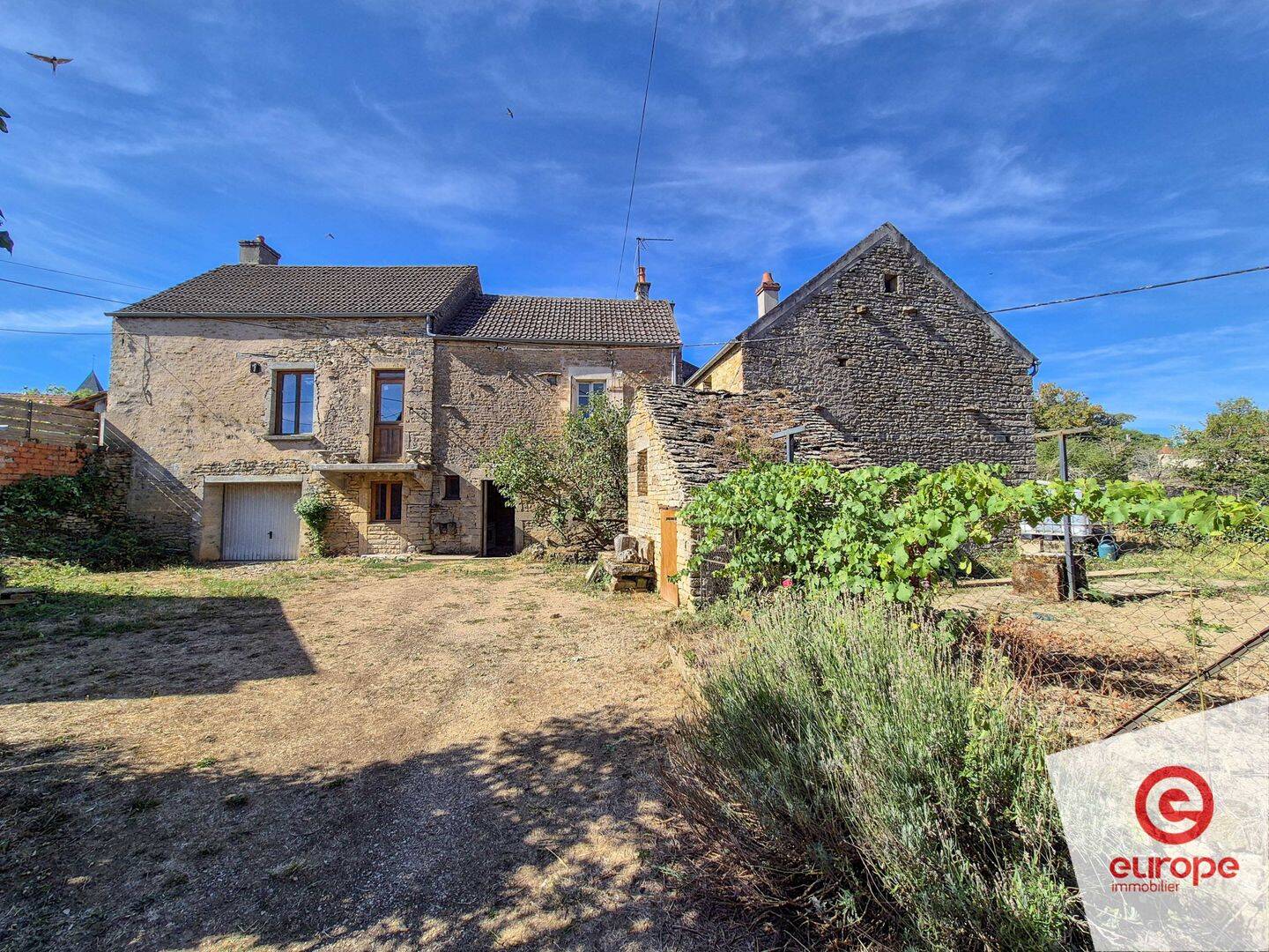 Maison 6 pièces 130 m² · à Santigny · 130 m² · 120 000 €