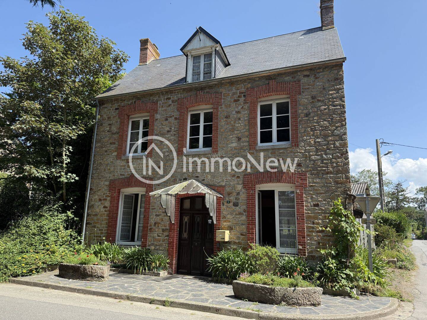 Maison 6 pièces 116 m² · à Genêts · 115,8 m² · 198 400 €