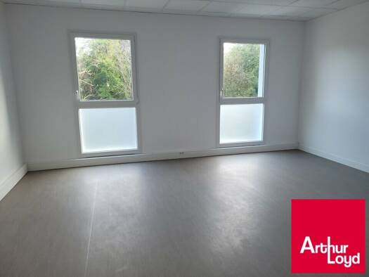Espace bureau à louer 773 € 22 m² de bureaux divisible jusqu'à 22 m² Saint-Jean-de-Luz 64500