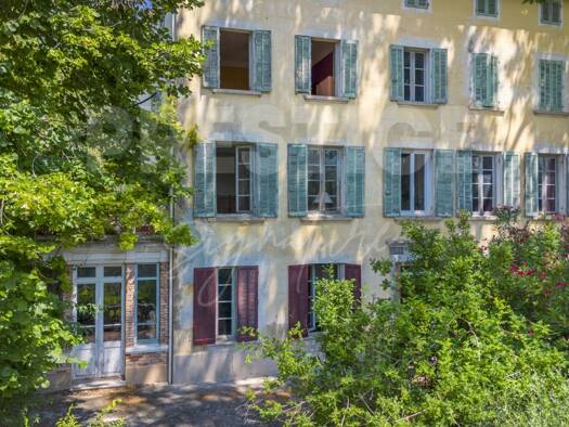 Villa à vendre 990 000 € 15 pièces 10 chambres 385 m² 1 816 m² de terrain Centre Ouest La Valette-du-Var 83160