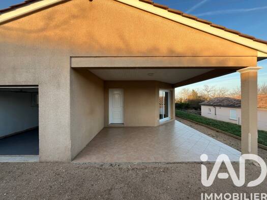 Maison de plain-pied à vendre 269 000 € 5 pièces 3 chambres 102 m² 824 m² de terrain Laizé 71870