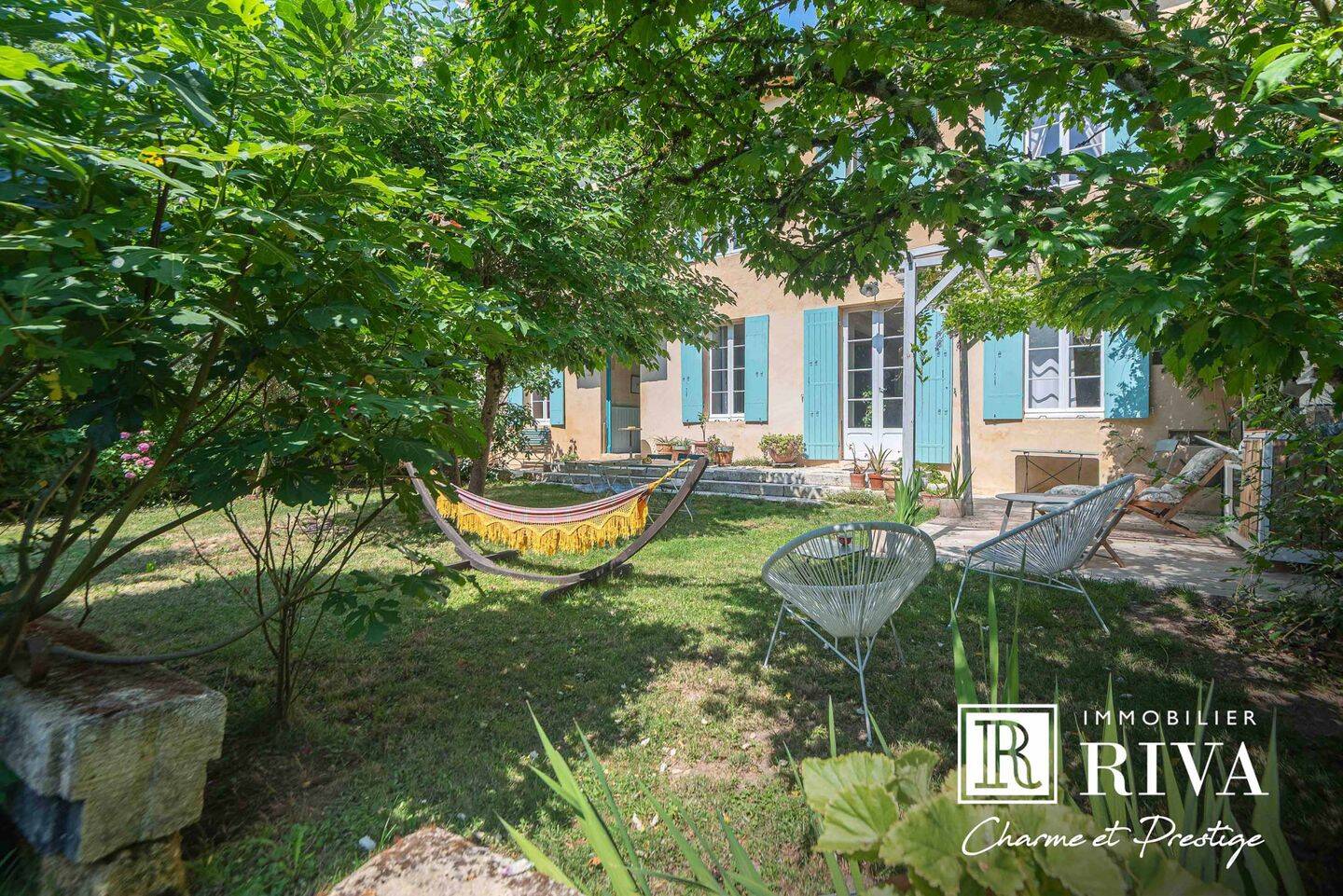 Maison 7 pièces 228 m² · à Le Tourne · 228 m² · 460 000 €
