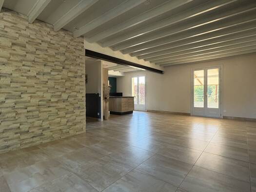 Maison à vendre 265 000 € 5 pièces 4 chambres 155 m² 2 445 m² de terrain Saint-Brice 16100