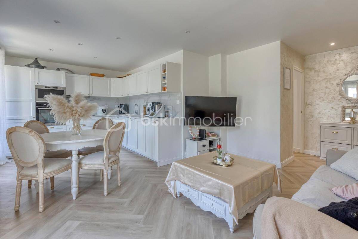 Appartement 4 pièces 63 m² · à Le Pont-de-Claix · 62,9 m² · 135 000 €